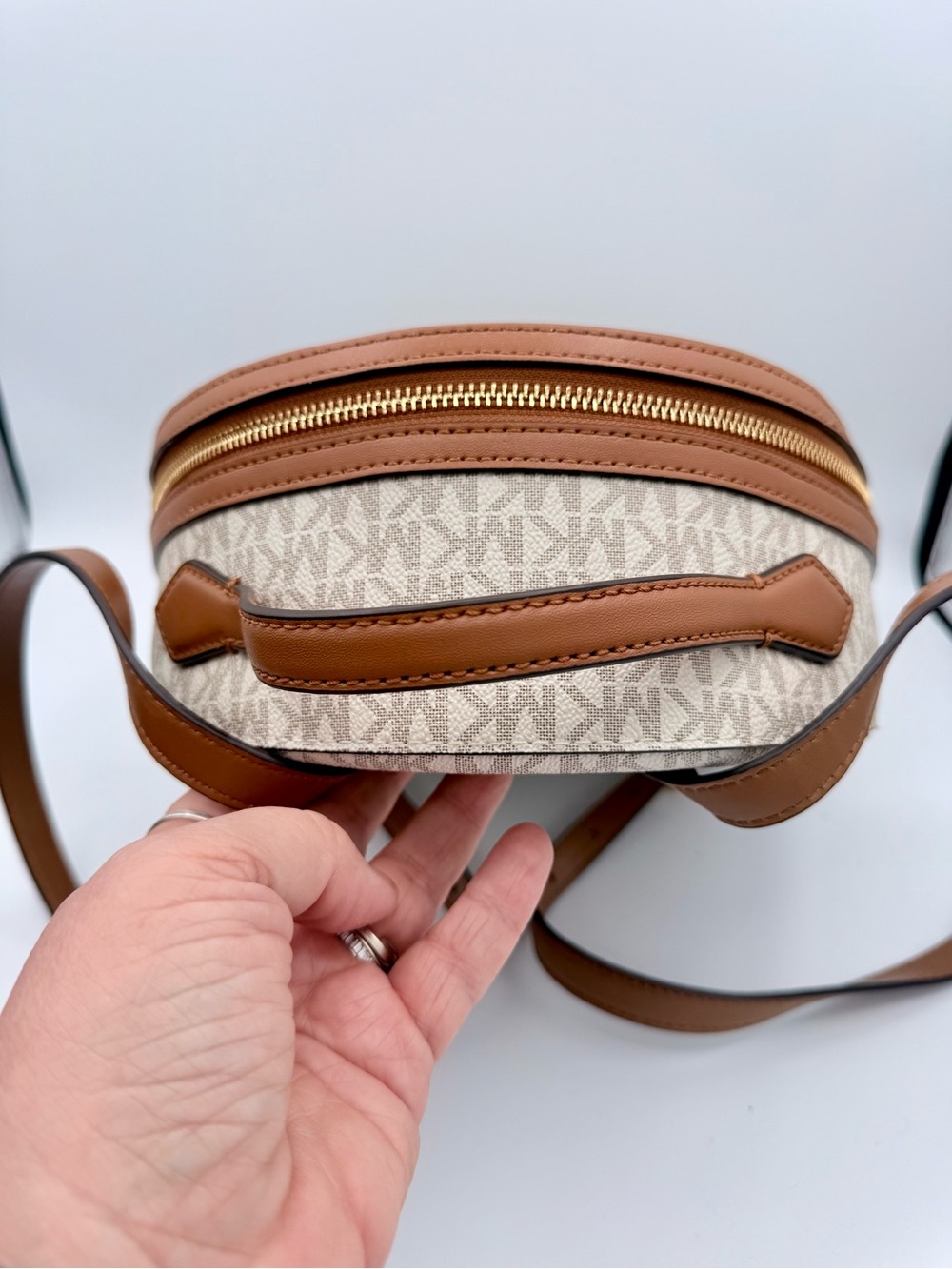 Michael Kors Jaycee Medium Backpack Vanilla Signature Logo Luggage Trim - Picture 5 of 10